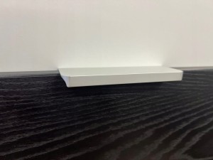 Uchwyt meblowy nakładany na krawędź frontu C12 R9 anoda naturalna L-100 mm