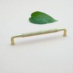 Uchwyt do mebli trapani złoto matowe szczotkowane prązkowane, radełkowany kuchnia.jpg