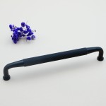 uchwyty meblowe24 , uchwyt loft czarny kuchnia trapani nowoczesny prążkowany..jpg