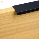 uchwyt do mebli nakładany na front krawędziowy NERO czarny mat anoda szczotkowan z zaoblonymi krawędziami (2).jpg