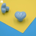 Gałka meblowa uchwyt meblowy porcelanowa porcelana dziecięca serce love serce niebieskie 1.jpg