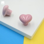 Gałka meblowa uchwyt meblowy porcelanowa porcelana dziecięca serce love serce różowe.jpg