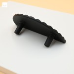 Uchwyt meblowy półokrąg do szaf komód uchwyt SOLE czarny rozetka 110mm 3.jpg