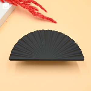 Uchwyt meblowy czarny mat SOLE 110mm