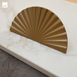 Uchwyt meblowy półokrąg do szaf komód uchwyt SOLE złoty rozetka 110mm.jpg