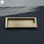 uchwyt meblowy wpuszczany uchwyt do meli na równi z płytą, złoty mat złoto matowe, uchwyt na równi z płytą szafa wewnętrzna szuflada. komoda, garderoba  (5).jpg