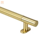 Uchwyt meblowy FLUTED ryflowany modny nowoczesny uchwyt do mebli arte 6881.220 mosiądz szczotkowany 992mm 2.jpg