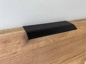 Uchwyt meblowy krawędziowy MILANO  L-300 mm  LOFT czarny mat
