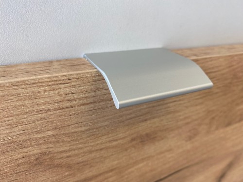 Uchwyt meblowy nakładany na front aluminium MILANO , krawędziowy, nowoczesny anoda.jpg