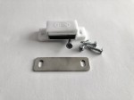 Zatrzask-meblowy-magnetyczny-BIALY-46-x15-EAN-2010000038376.jpg